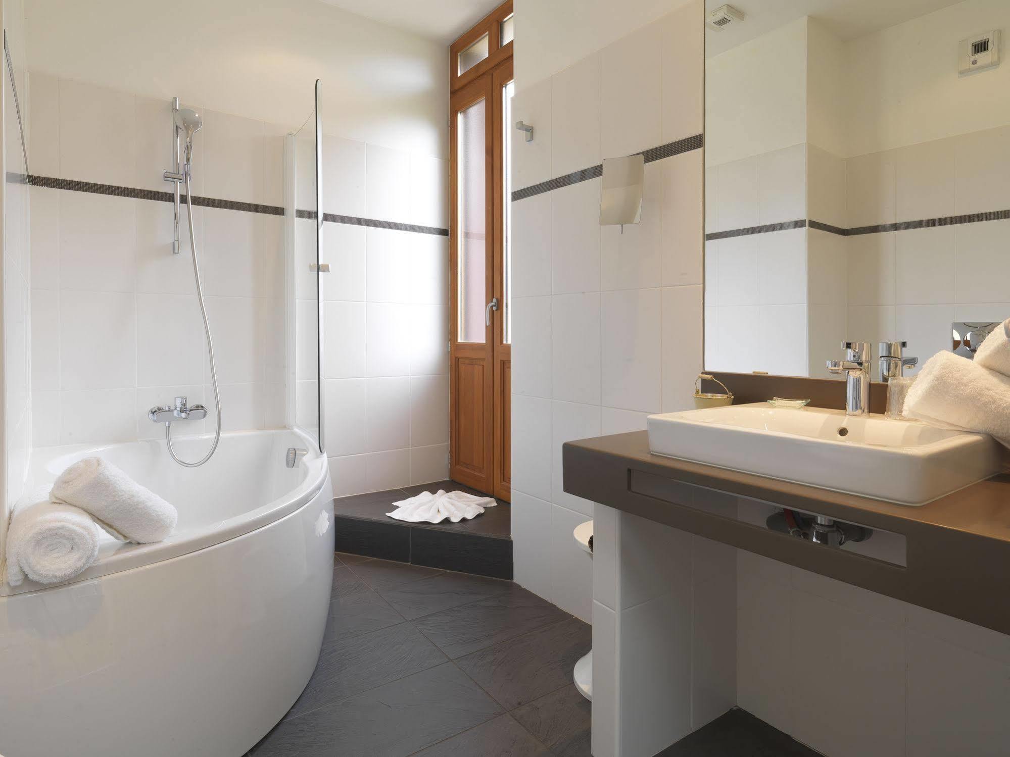 Le Manoir D'Agnes Logis Hotel Restaurant Tarascon-sur-Ariège Kültér fotó